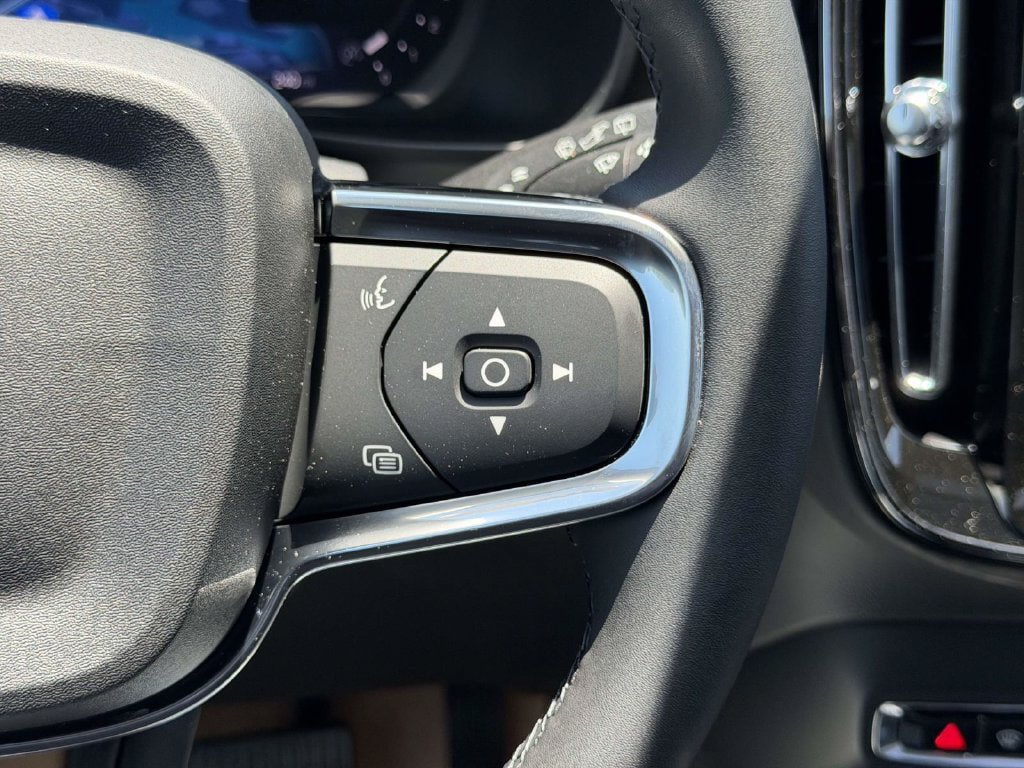 New 2026 Volvo XC40 B5 Plus w/ Protection Package Premier AWD/4WD image 9