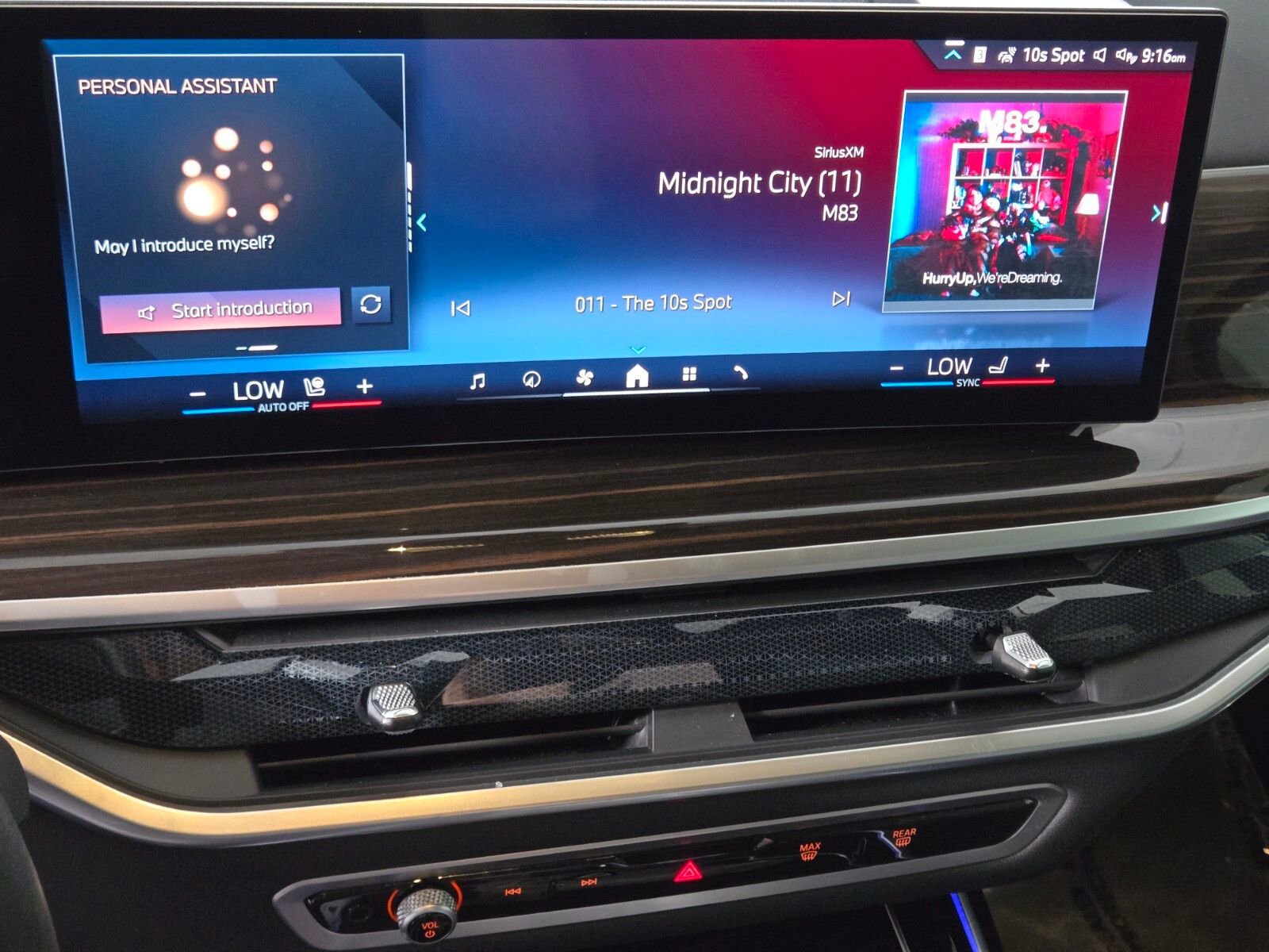 Used 2024 BMW X7 xDrive40i w/ Parking Assistance Package image 29