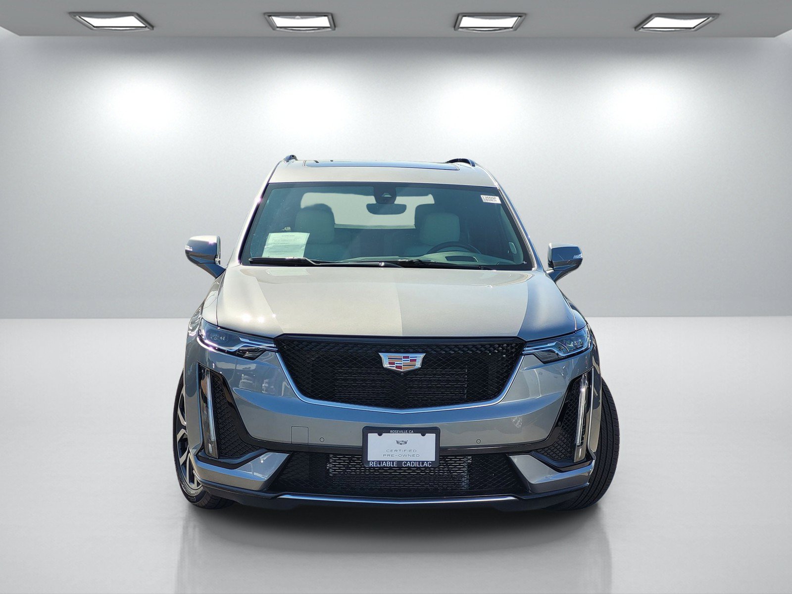 Used 2024 Cadillac XT6 Sport w/ Technology Package AWD/4WD image 2