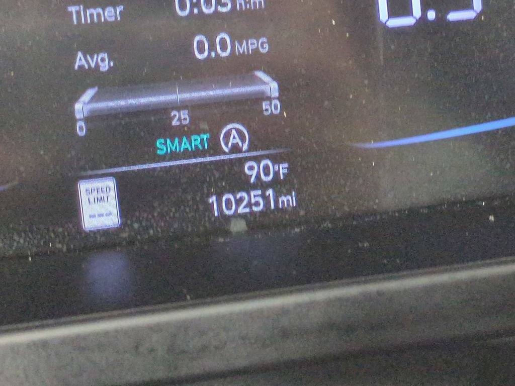 Used 2025 Hyundai Elantra SE FWD image 33