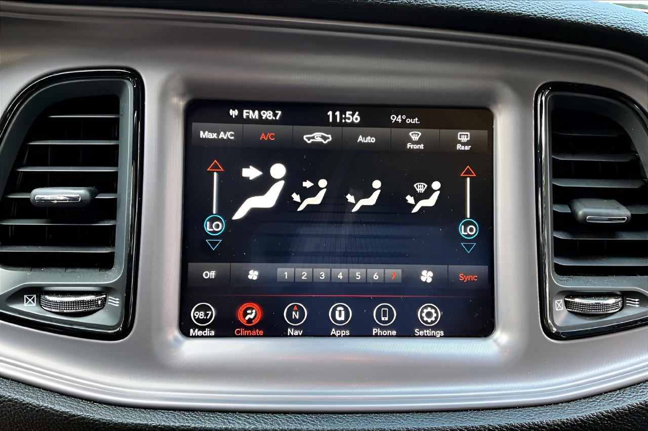 Used 2023 Dodge Challenger SXT RWD image 19