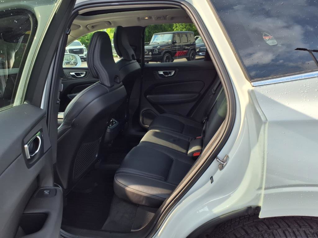 Used 2022 Volvo XC60 B6 Inscription w/ Advanced Package image 12