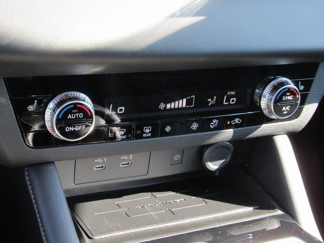 New 2025 Mitsubishi Outlander SE image 20