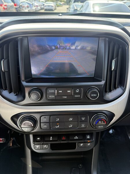 Used 2015 GMC Canyon SLT w/ Driver Alert Package RWD image 11