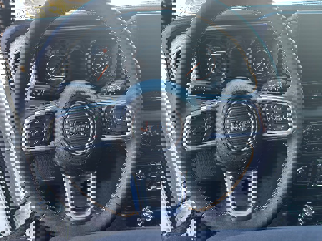 Used 2024 Jeep Wrangler Sahara image 20