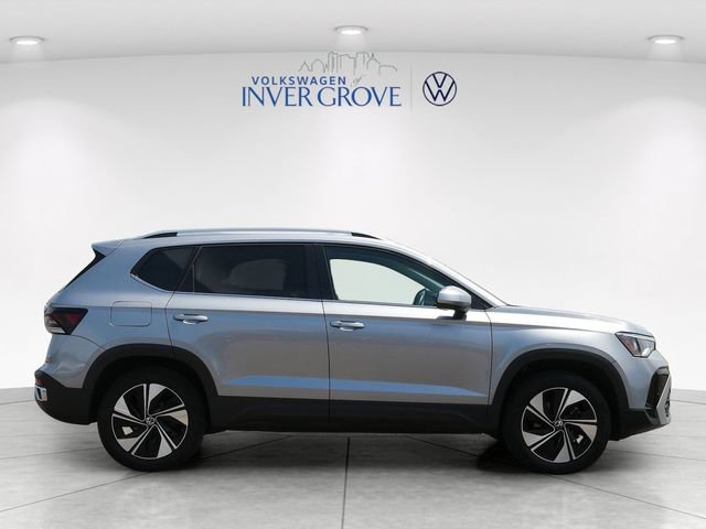 Certified 2025 Volkswagen Taos SE AWD/4WD image 8