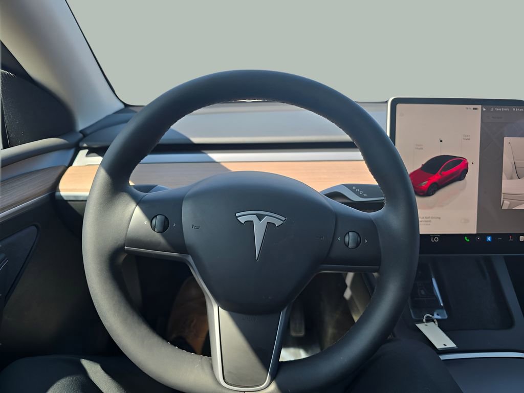 Used 2025 Tesla Model Y Long Range image 19