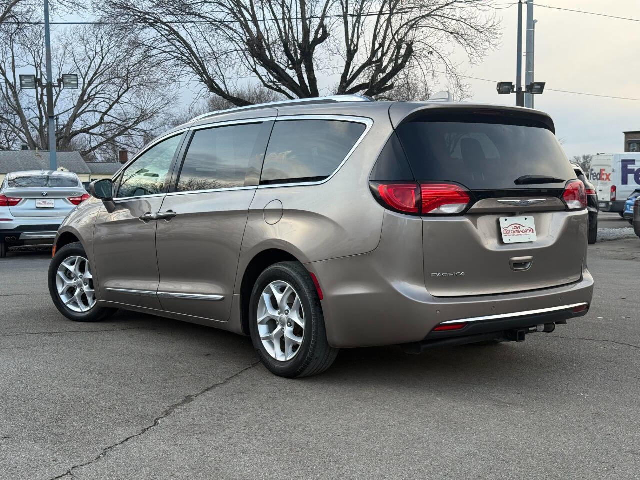 Used 2018 Chrysler Pacifica Touring-L Plus image 3