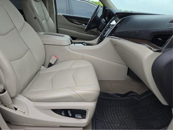 Used 2018 Cadillac Escalade ESV Luxury AWD/4WD image 4