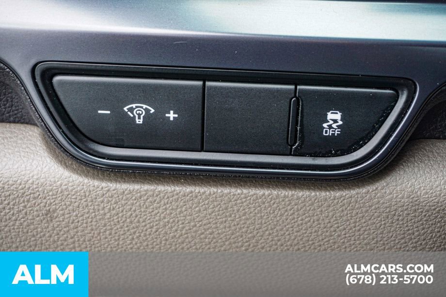 Used 2025 Kia Carnival FWD image 52