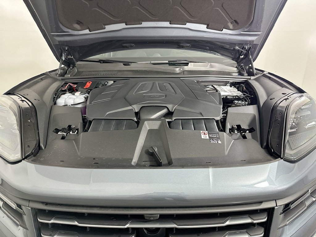 New 2026 Porsche Cayenne AWD/4WD image 33