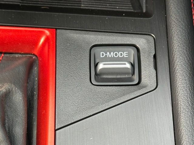 Used 2025 Nissan Kicks SR AWD/4WD image 38