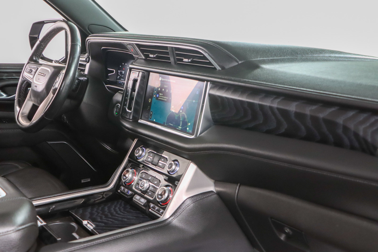 Used 2022 GMC Yukon Denali AWD/4WD image 30