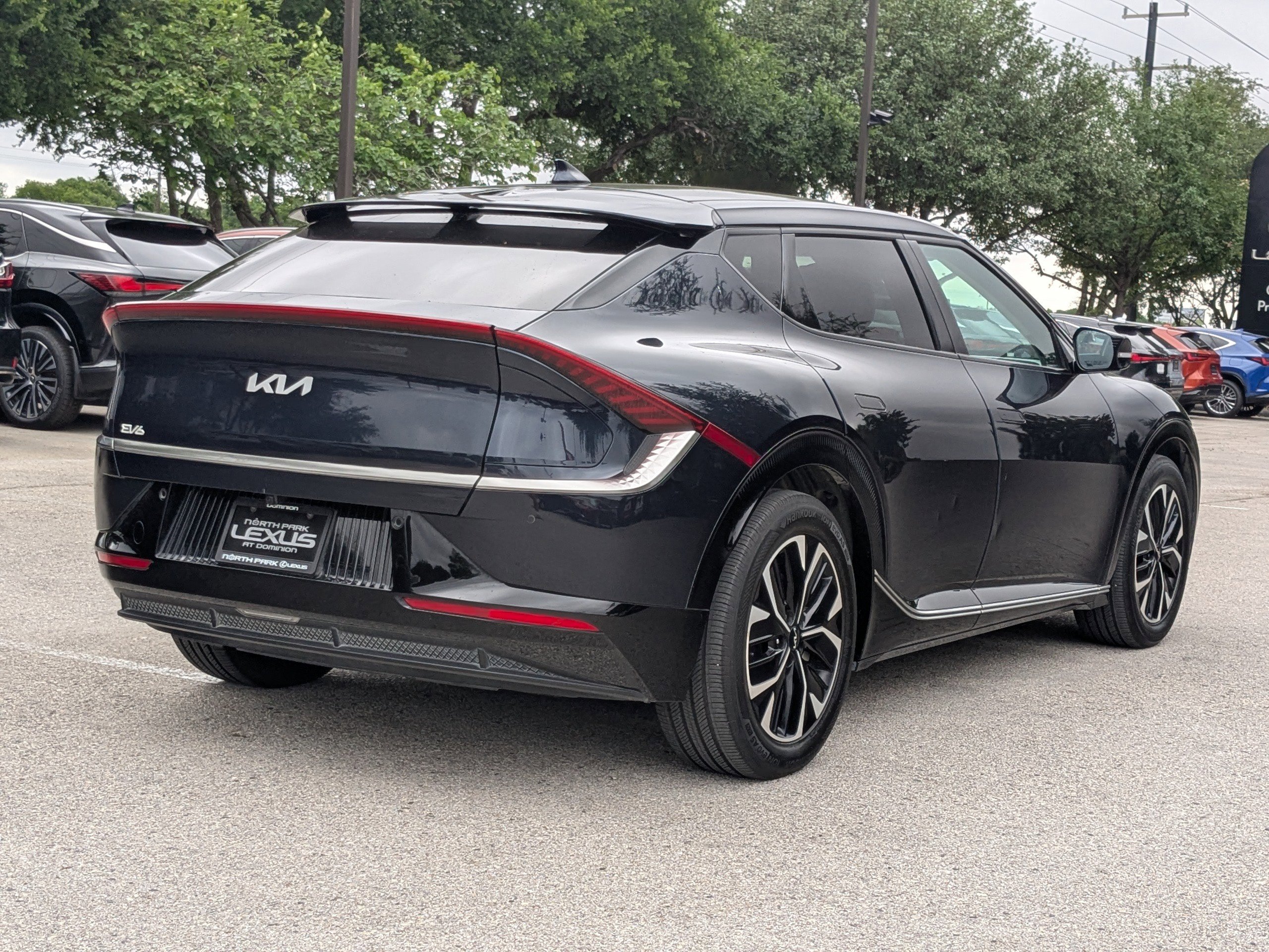 Used 2022 Kia EV6 Wind RWD image 2