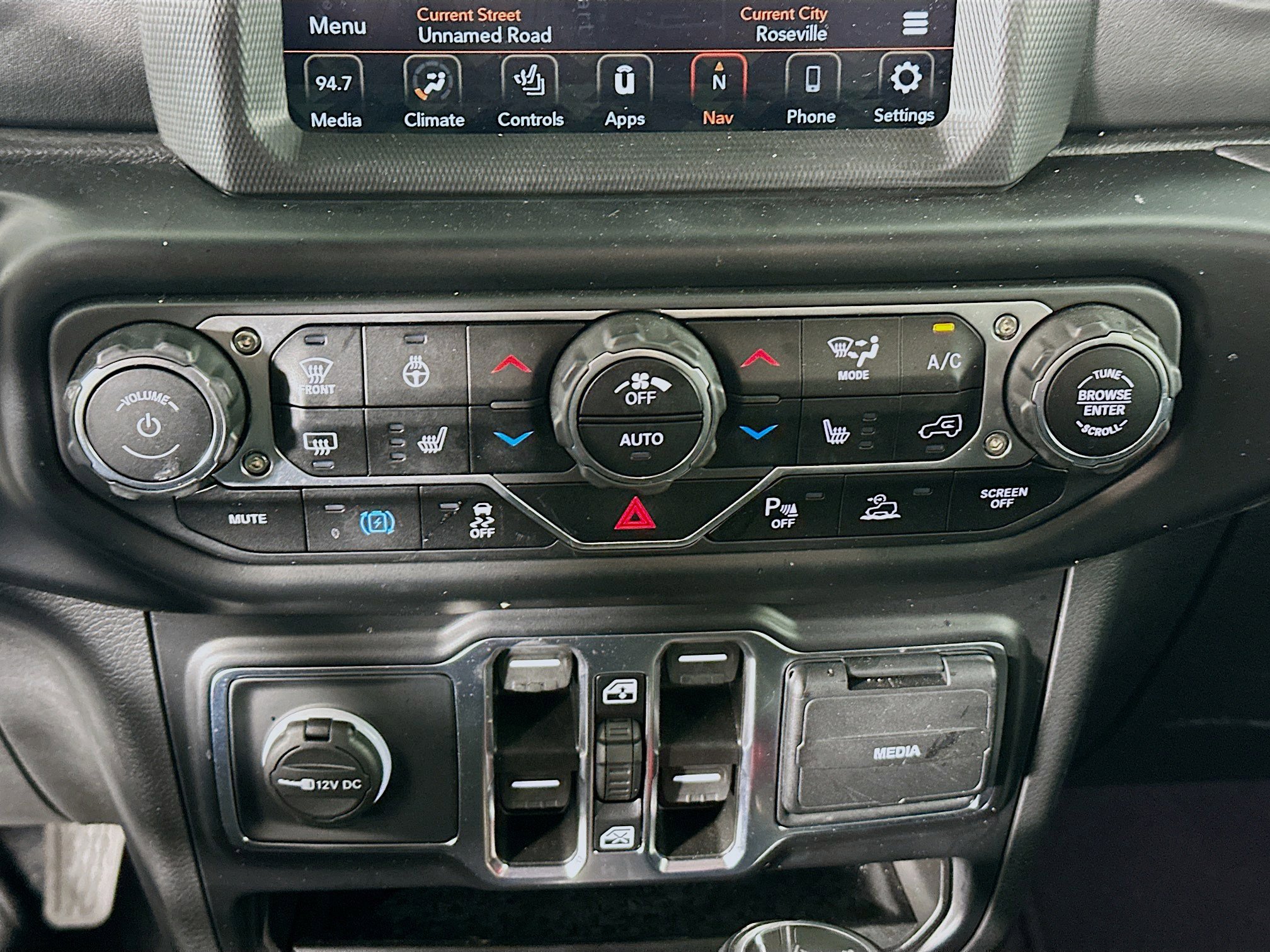 Used 2021 Jeep Wrangler Sahara w/ Cold Weather Group image 24