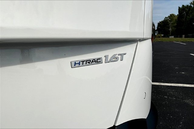 Used 2025 Hyundai Kona Limited AWD/4WD image 24