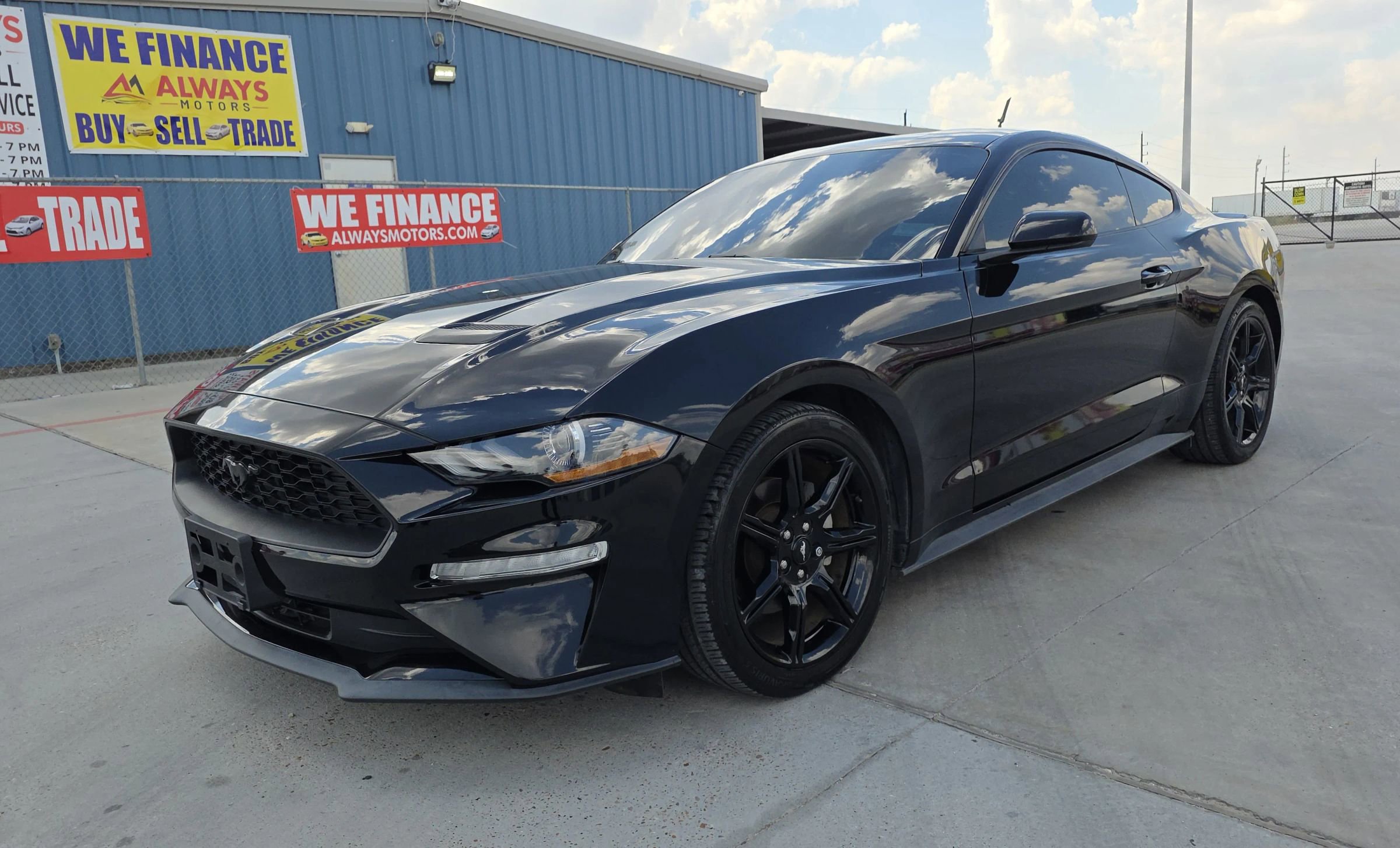 Used 2019 Ford Mustang Coupe w/ Black Accent Package image 3