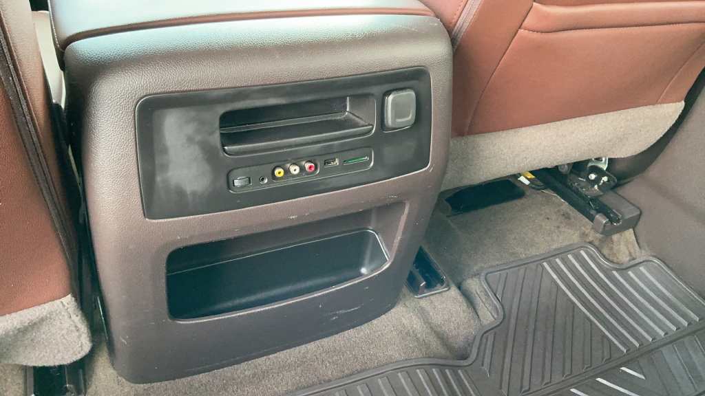 Used 2016 Chevrolet Silverado 3500 High Country w/ Duramax Plus Package AWD/4WD image 10