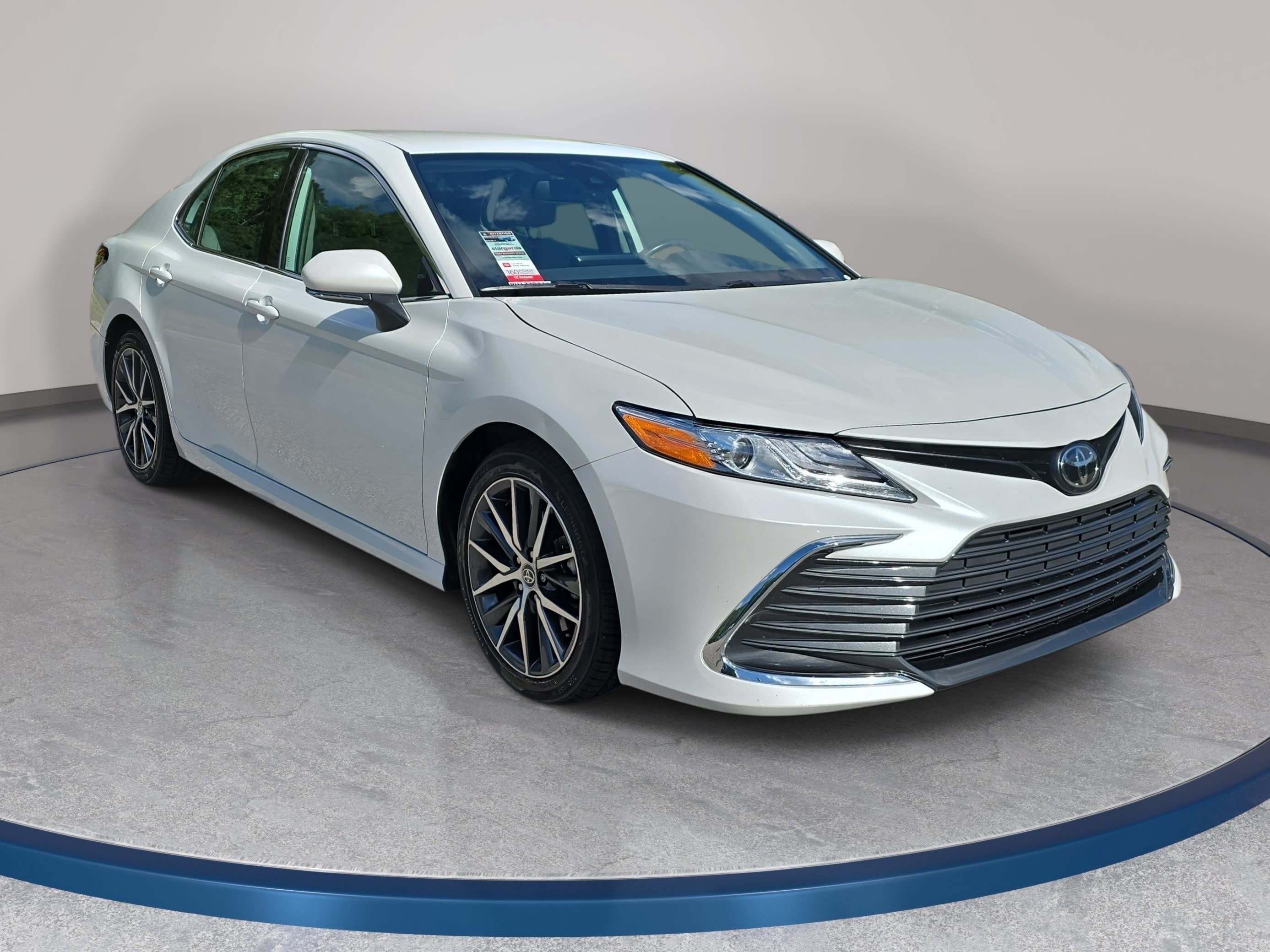 Certified 2023 Toyota Camry XLE FWD image 3