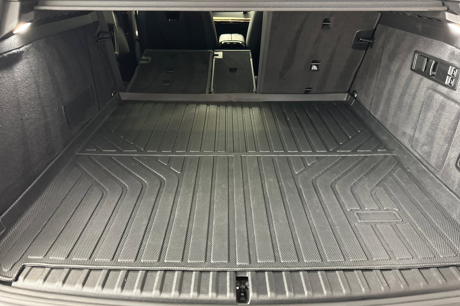 Certified 2023 BMW iX M60 w/ Executive Package image 34