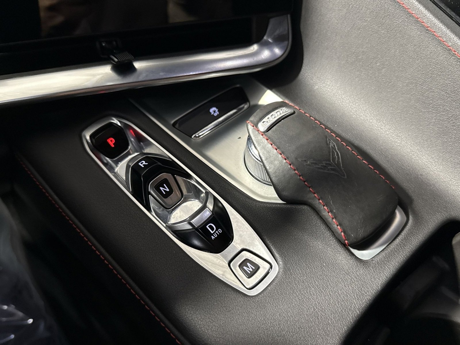 Used 2022 Chevrolet Corvette Stingray Convertible w/ Z51 Performance Package image 29