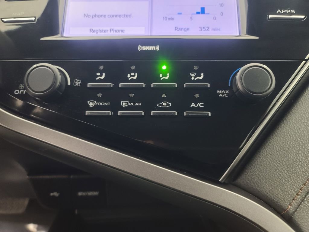 Used 2020 Toyota Camry LE image 33