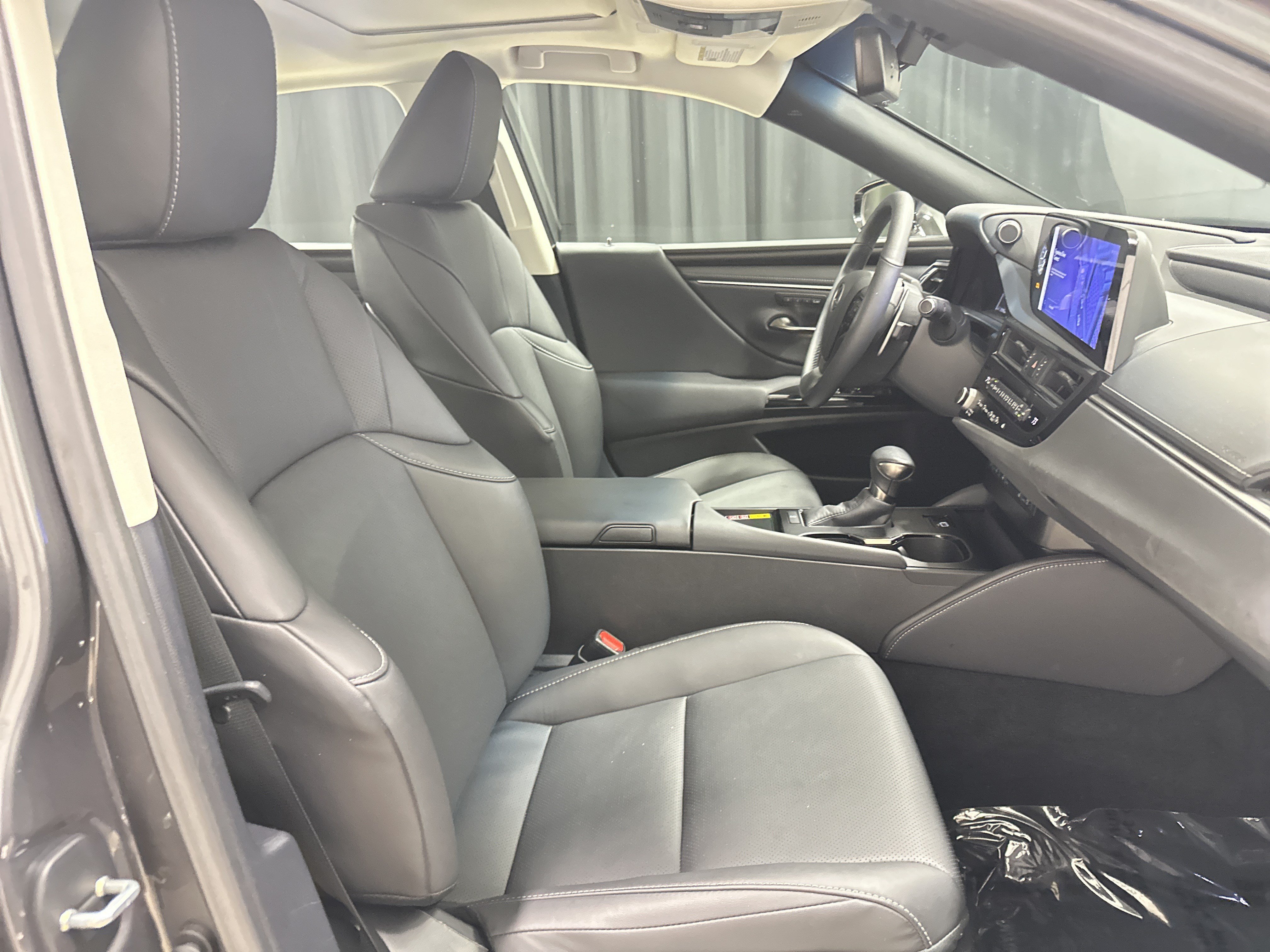 Certified 2024 Lexus ES 250 w/ Premium Package AWD/4WD image 33