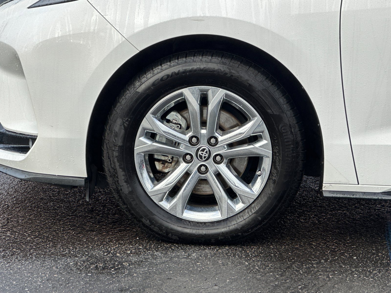 Used 2022 Toyota Sienna XSE image 22