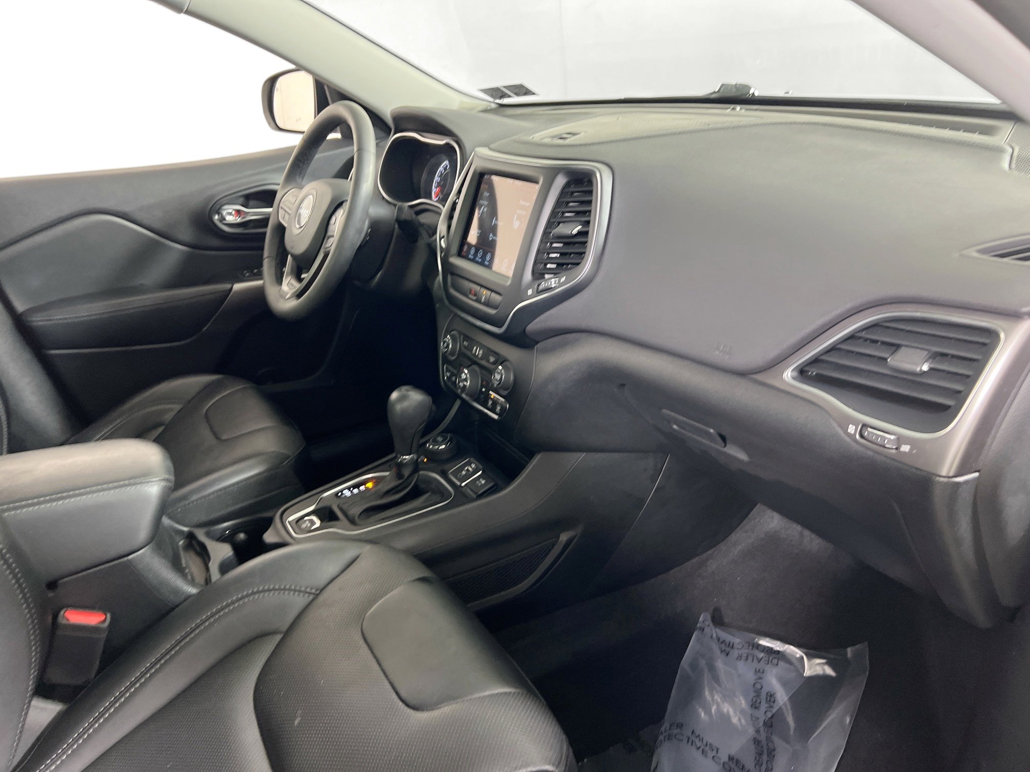 Used 2022 Jeep Cherokee Latitude Lux w/ Sun & Sound Group image 28