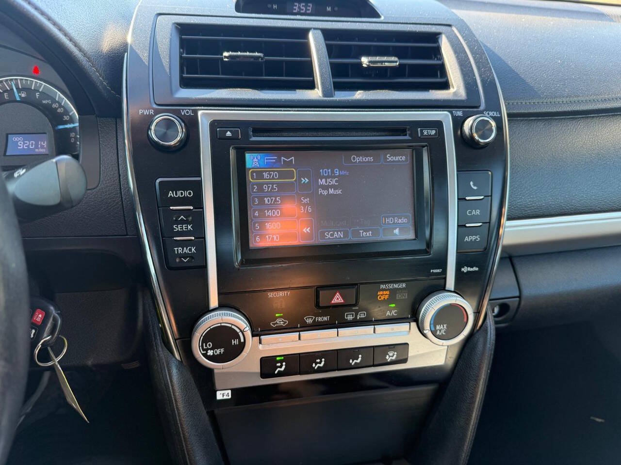 Used 2013 Toyota Camry SE FWD image 11