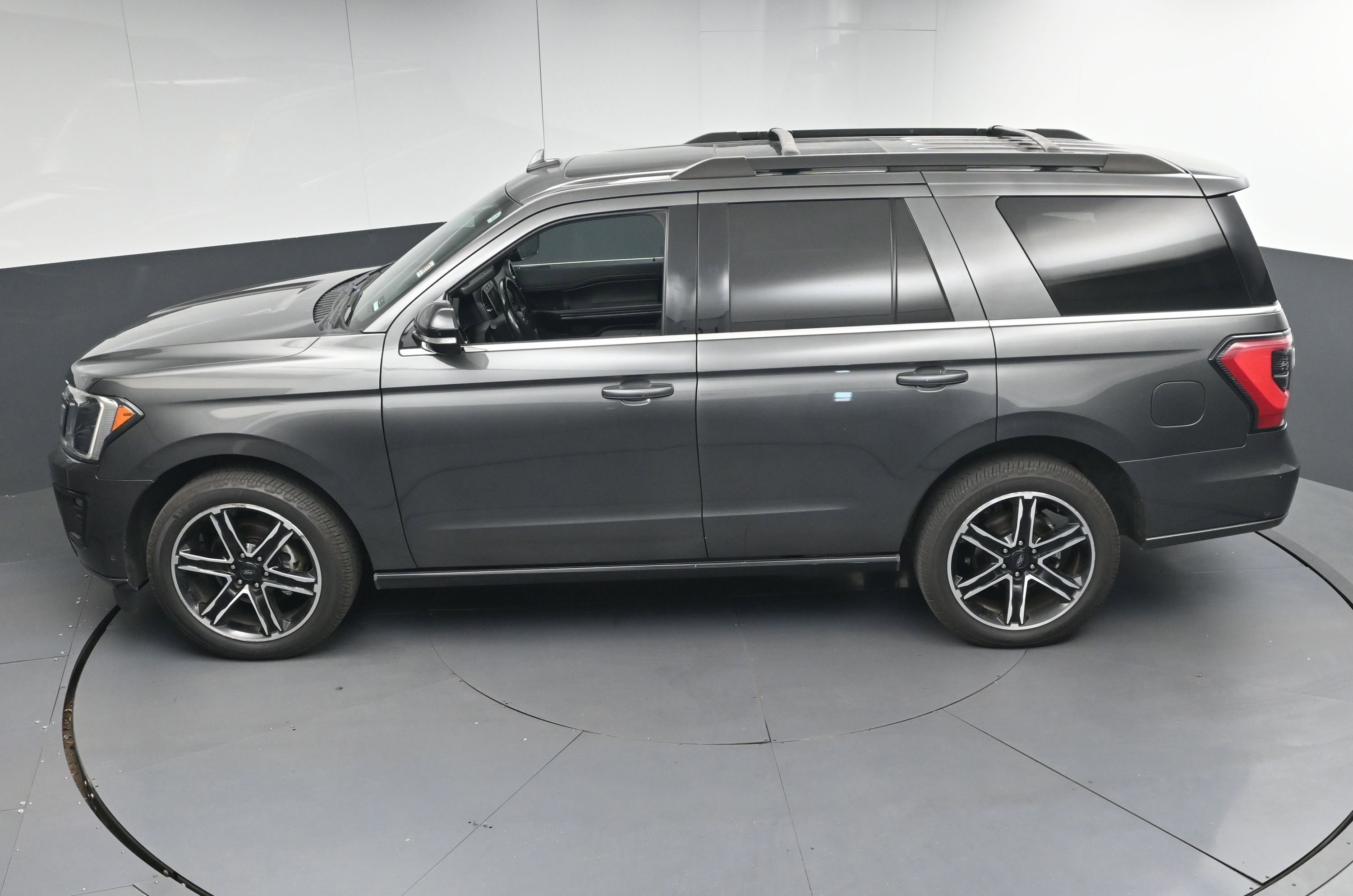 Used 2020 Ford Expedition Limited w/ Equipment Group 303A RWD image 38