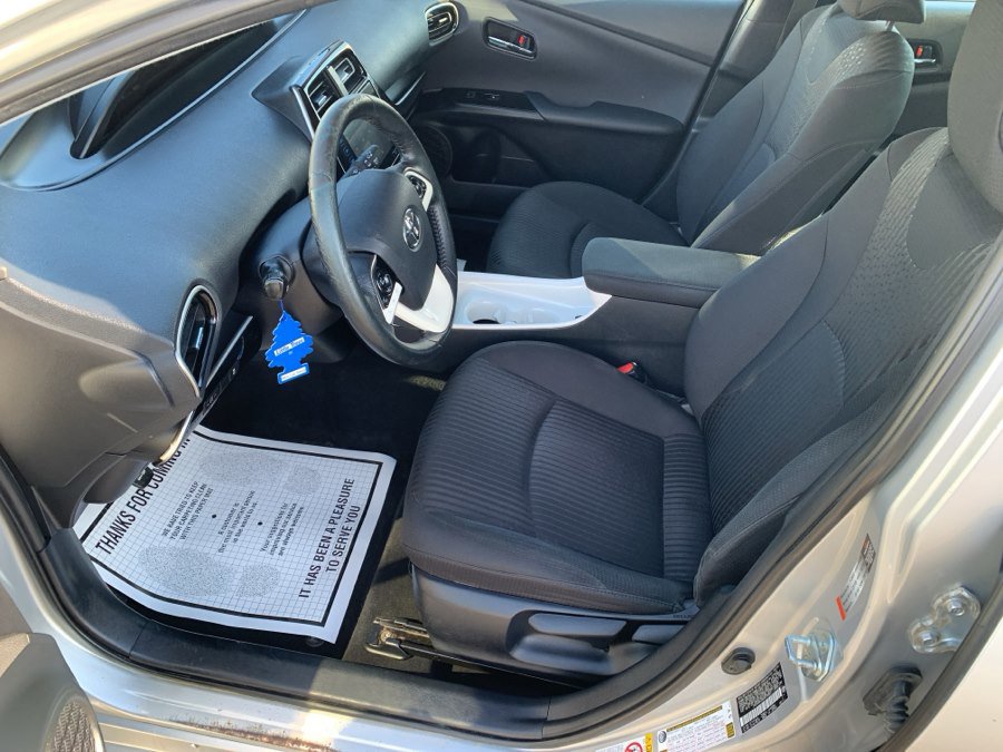 Used 2016 Toyota Prius Three image 10