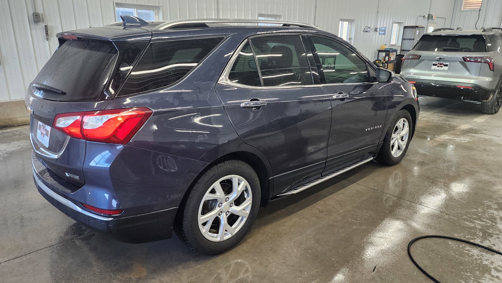 Used 2018 Chevrolet Equinox Premier FWD image 4