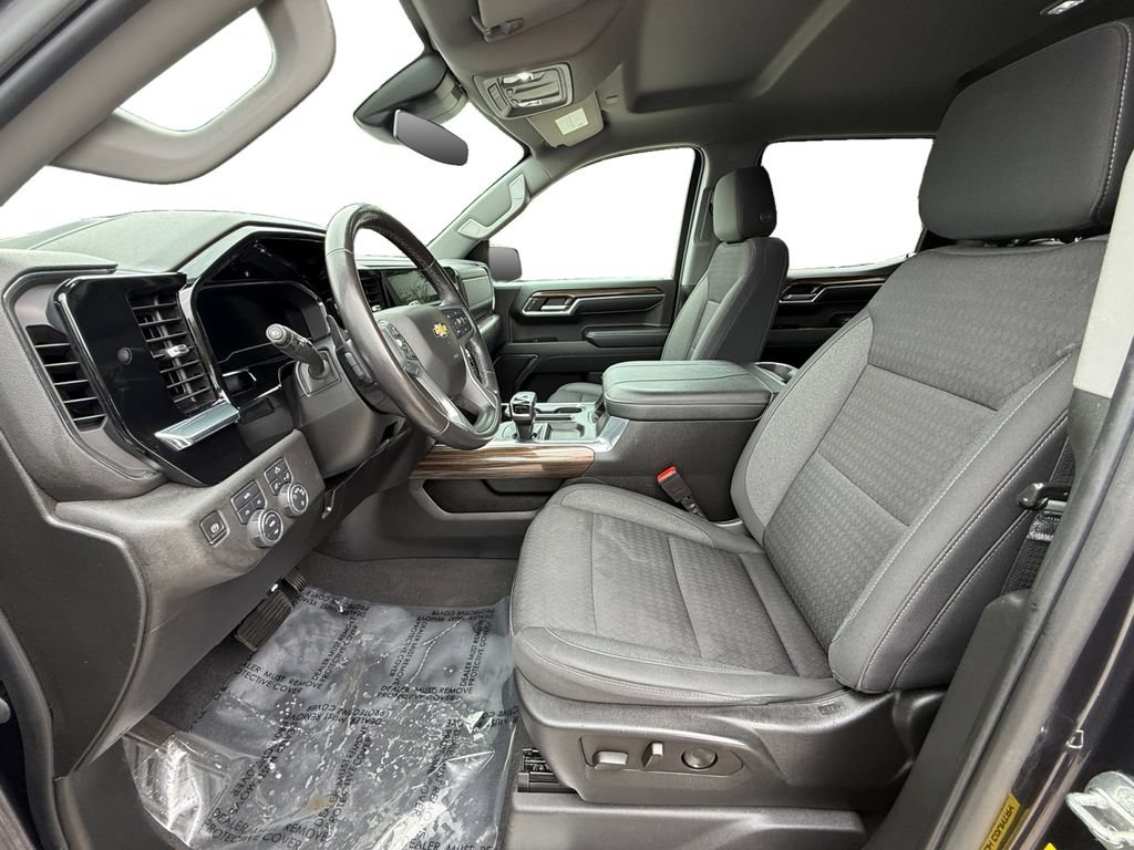 Used 2023 Chevrolet Silverado 1500 LT AWD/4WD image 9