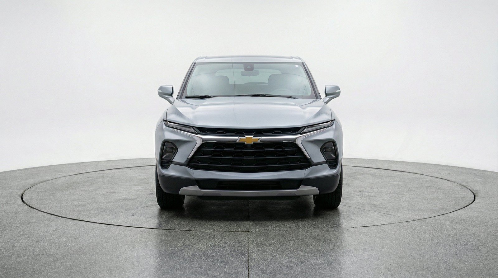 Used 2025 Chevrolet Blazer LT FWD image 2