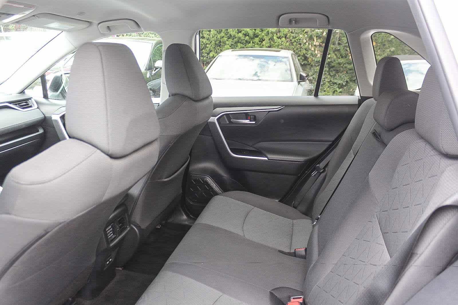 Used 2023 Toyota RAV4 XLE FWD image 23