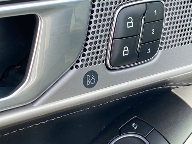 Used 2022 Ford Explorer Limited AWD/4WD image 19