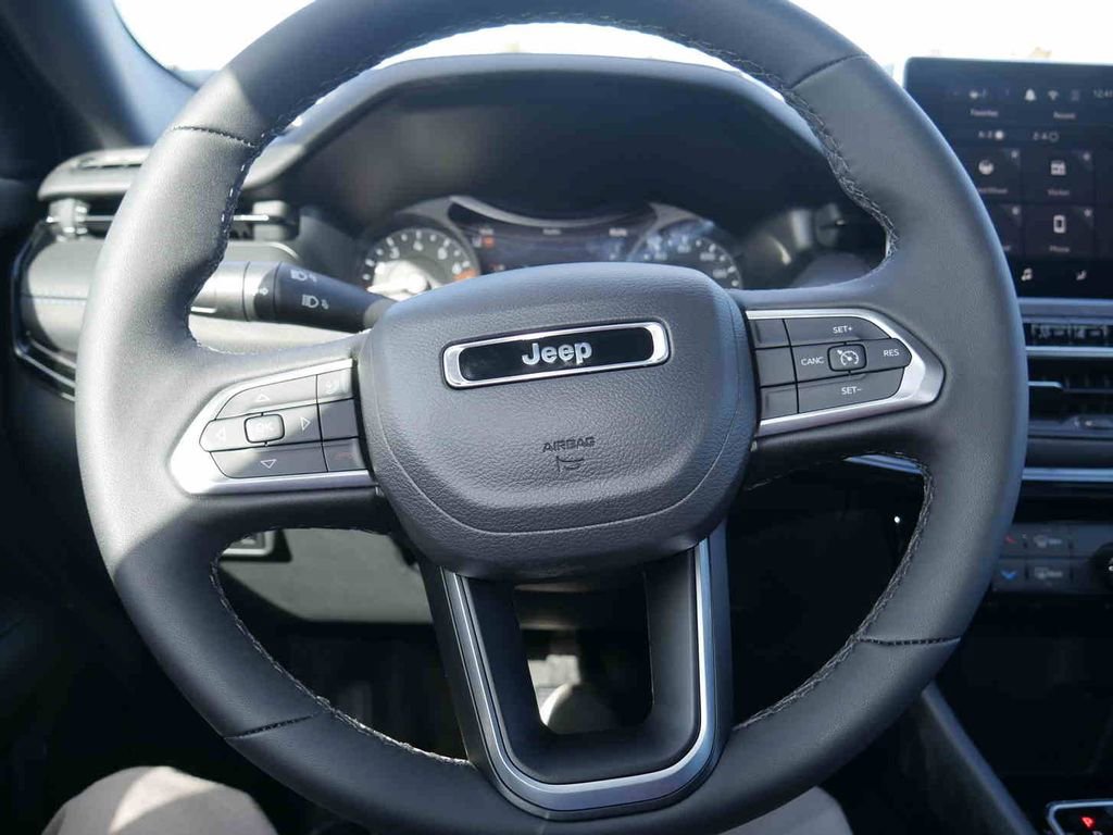 New 2026 Jeep Compass Latitude image 27