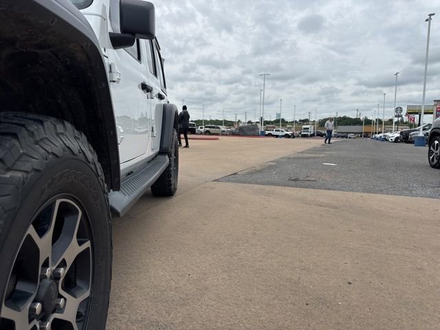 Used 2018 Jeep Wrangler Unlimited Rubicon AWD/4WD image 25