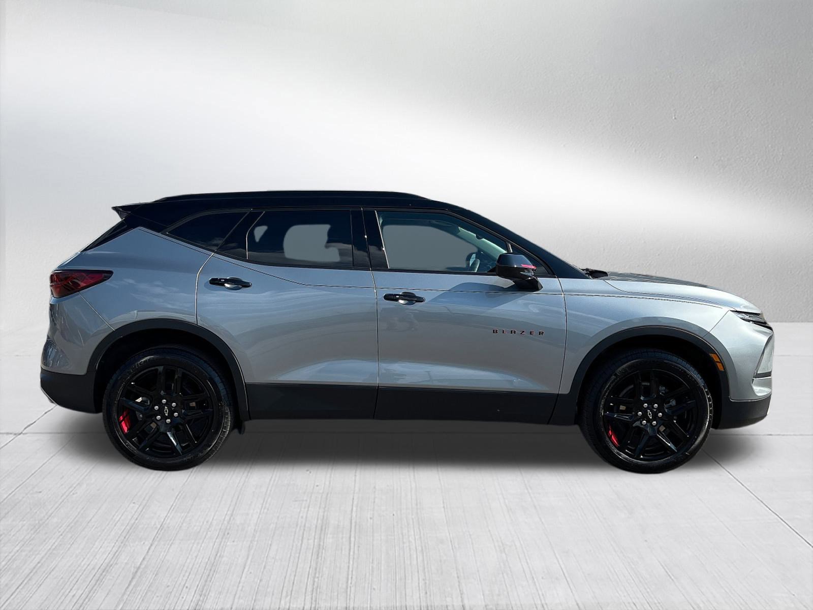 Used 2024 Chevrolet Blazer LT w/ Redline Edition image 2