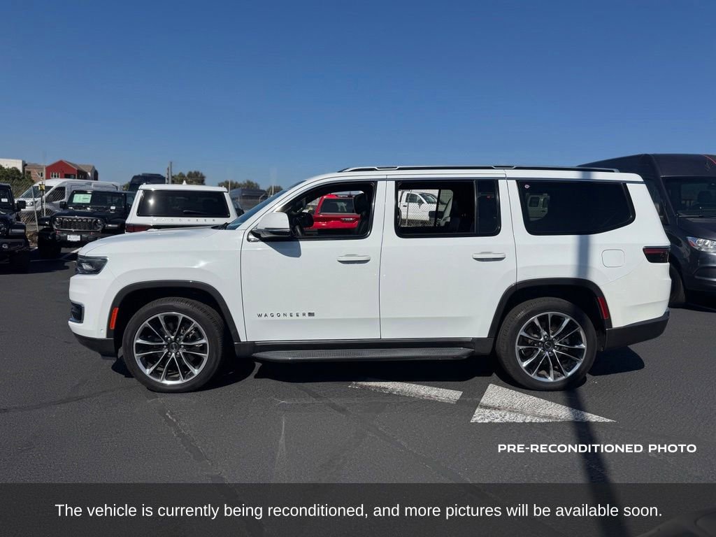Used 2022 Jeep Wagoneer Series II w/ Premium Group I AWD/4WD image 2