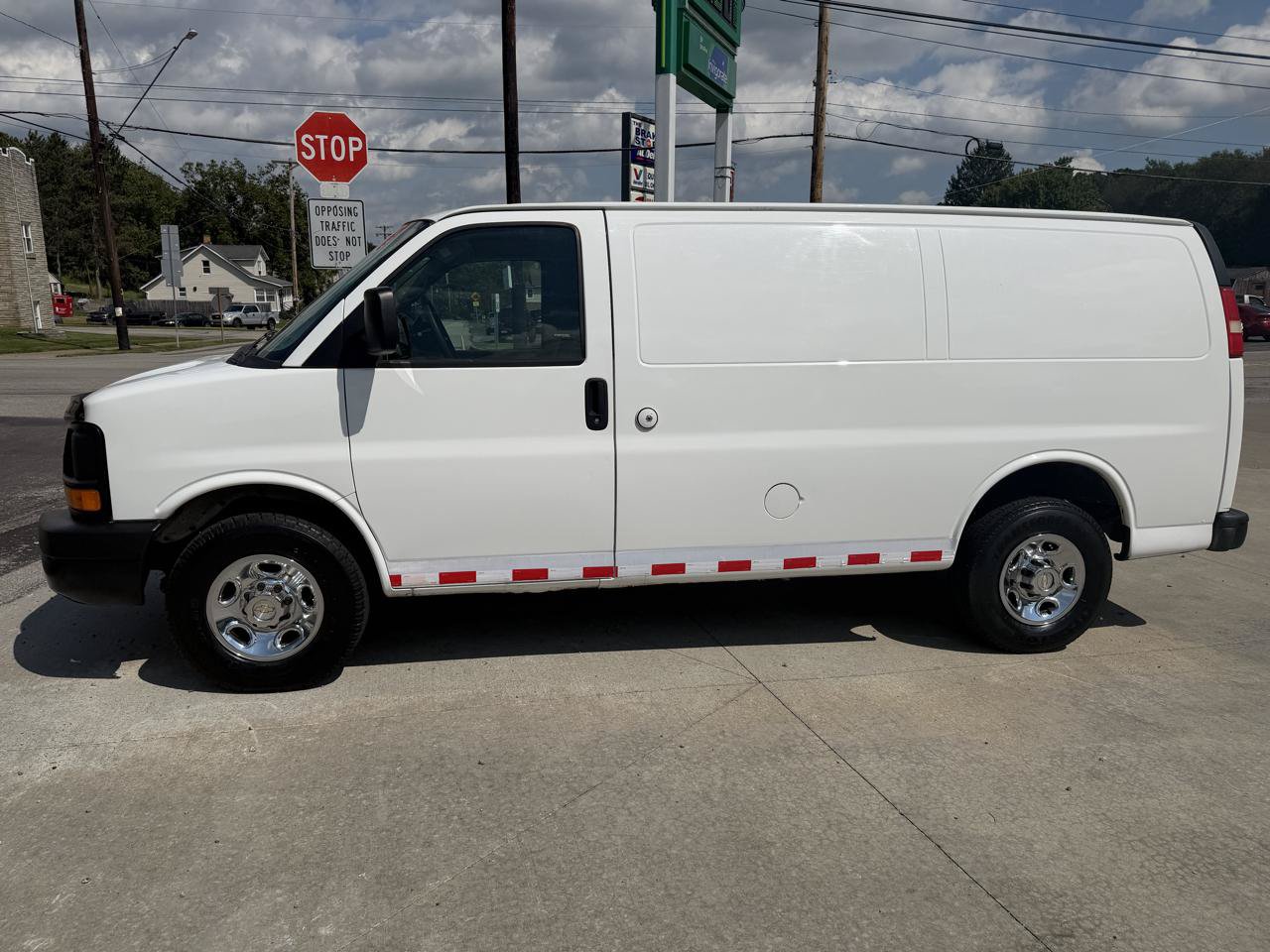 Used 2012 Chevrolet Express 2500 RWD image 2