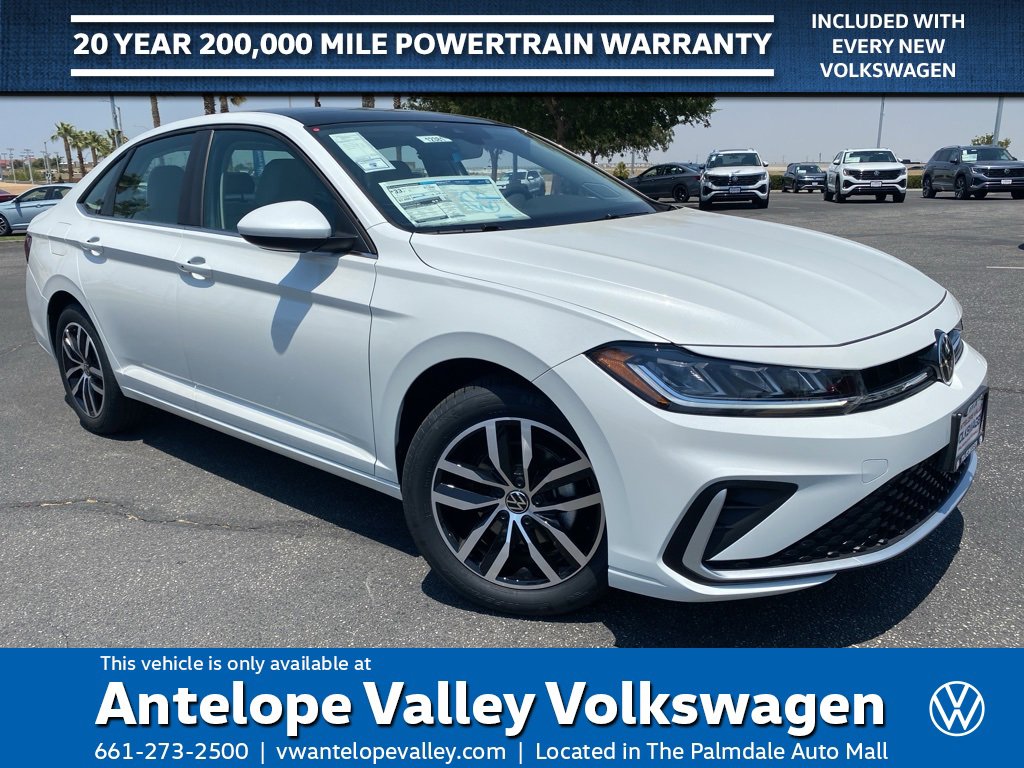 New 2025 Volkswagen Jetta SE image 1