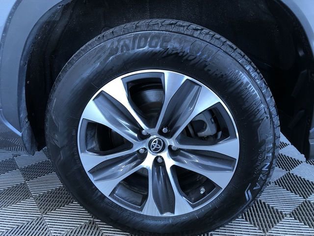 Used 2023 Toyota Highlander XLE image 17