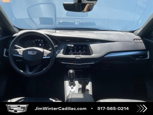 Used 2022 Cadillac XT4 Premium Luxury w/ Technology Package AWD/4WD image 18