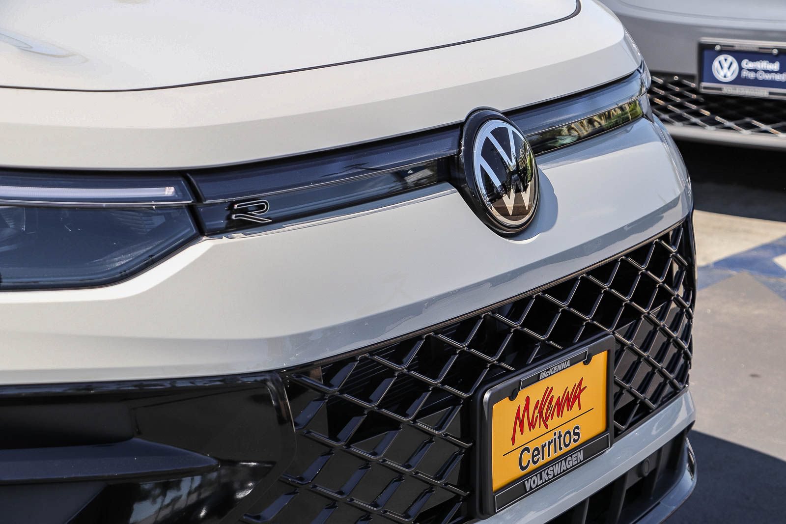 New 2026 Volkswagen Tiguan SE R-Line FWD image 5