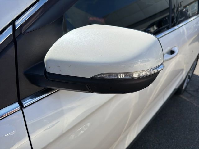 Used 2018 Ford Edge Titanium w/ Equipment Group 302A AWD/4WD image 9