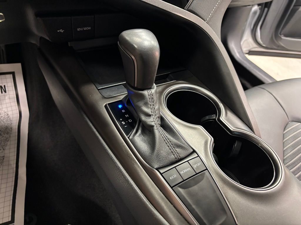 Used 2024 Toyota Camry SE FWD image 19