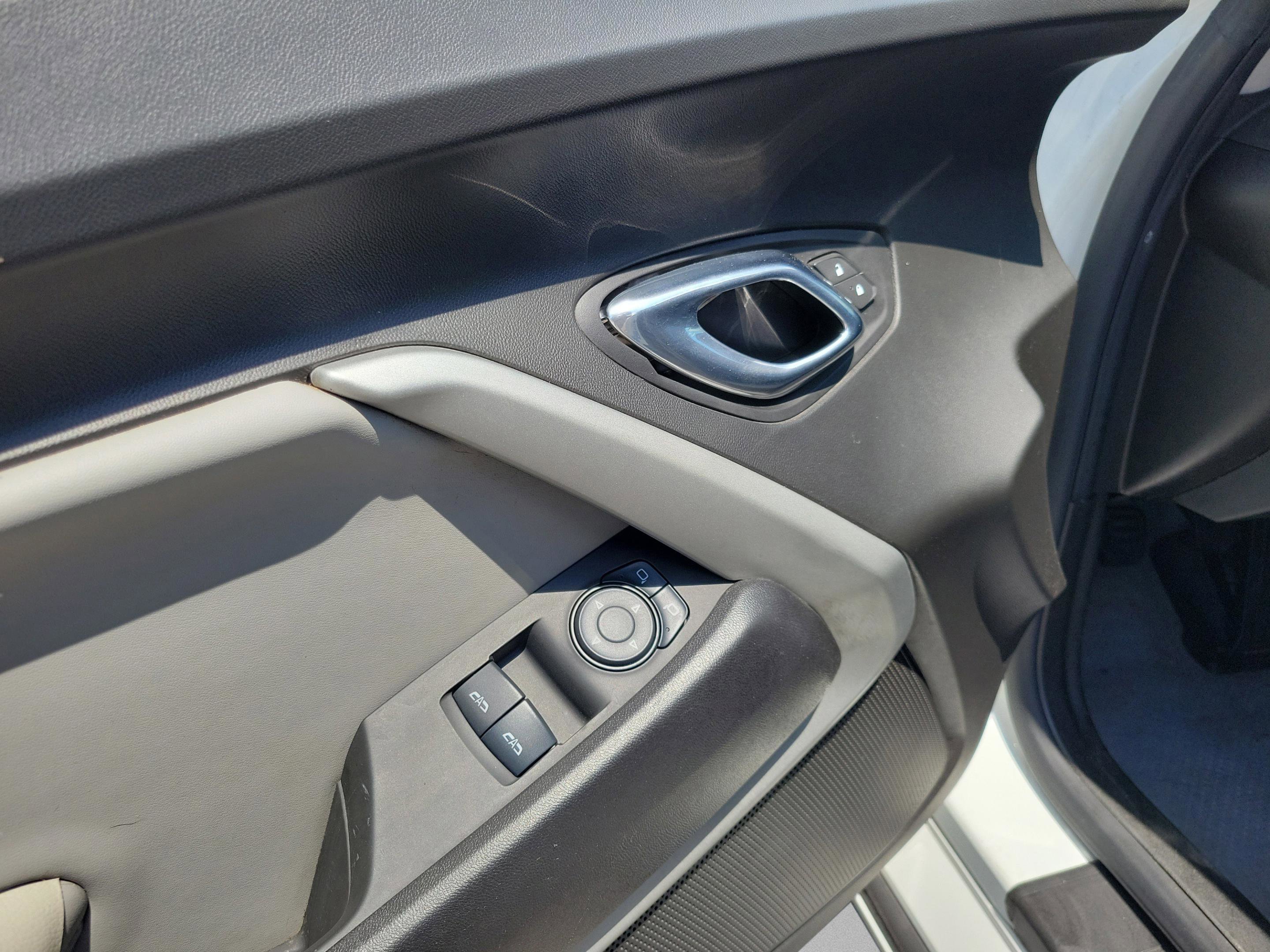 Used 2017 Chevrolet Camaro LT RWD image 6