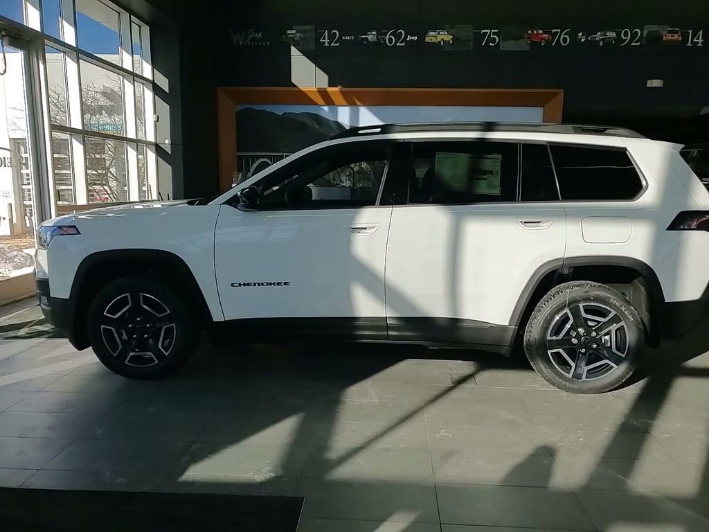 New 2026 Jeep Cherokee Laredo image 6